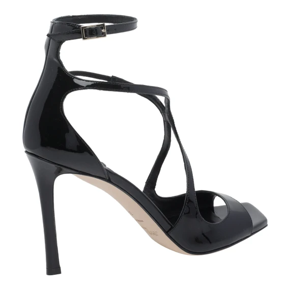 With Heel Black