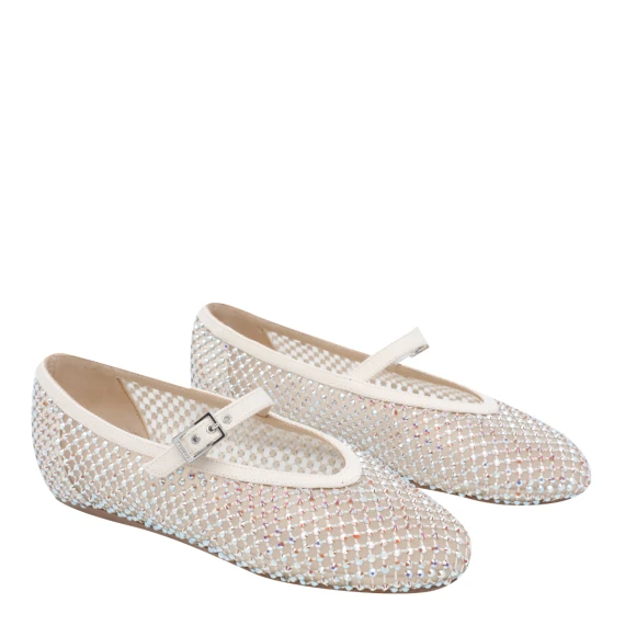 Flat shoes White