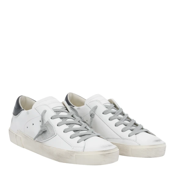 Sneakers White