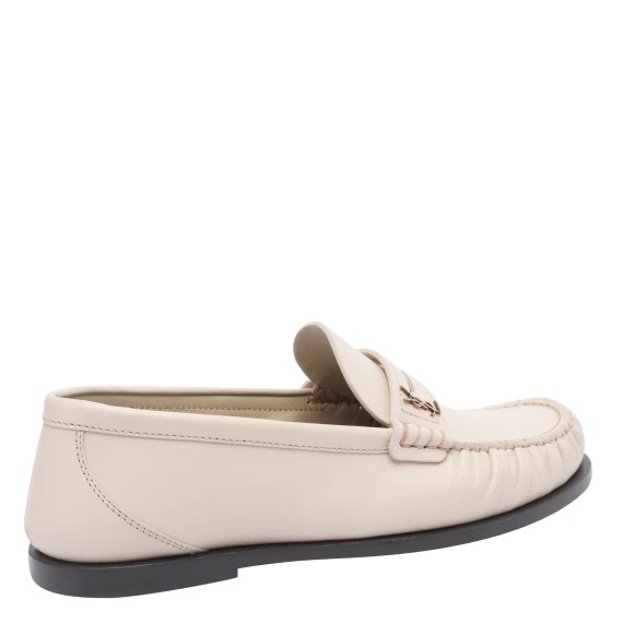 Flat shoes White