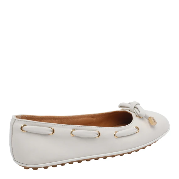 Flat shoes White