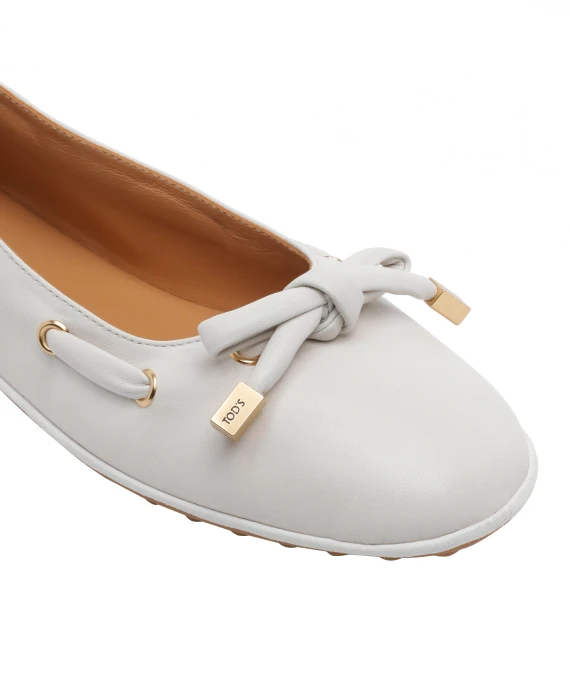 Flat shoes White