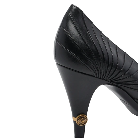 With Heel Black gold