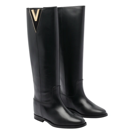 V BOOTS