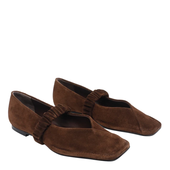 Flat shoes Brown