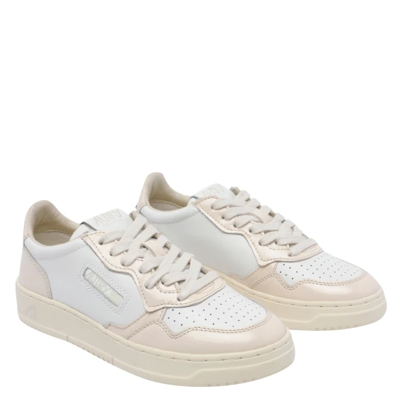 MEDALIST LOW SNEAKERS