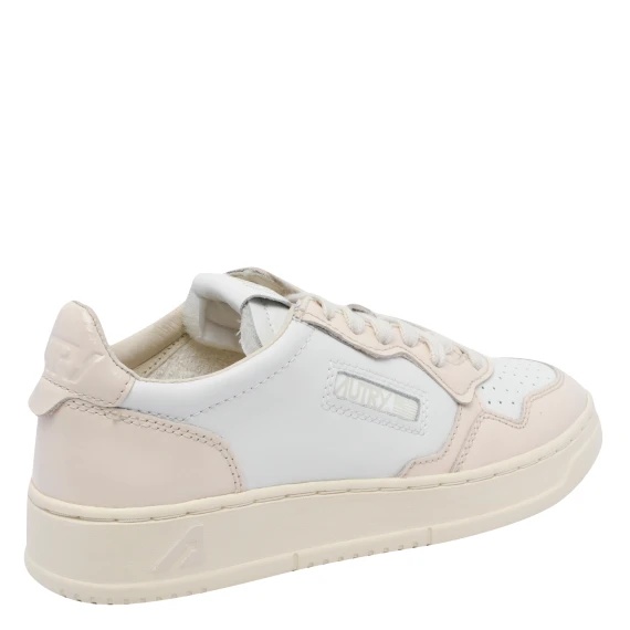 MEDALIST LOW SNEAKERS